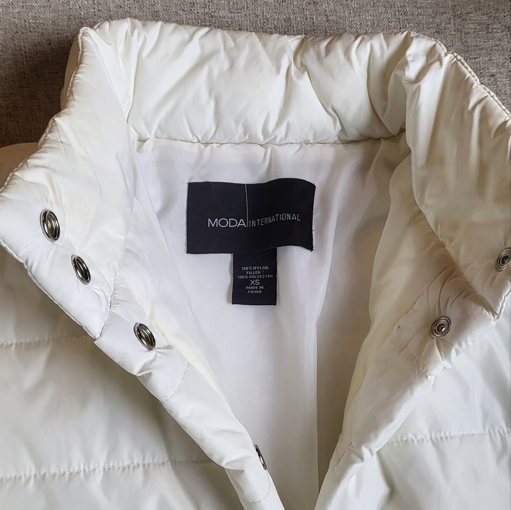 Moda internet white jacket